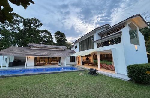Si Rusa Villa | Stevlynn Villa