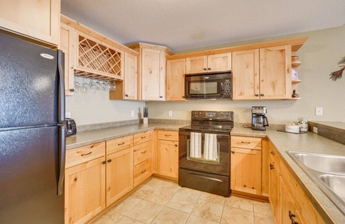 Two Harbors Apartment | Stille on Superior Shores I