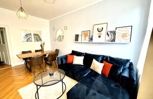 Friedrichstadt Apartment | Stilvoller Altbau in Zentraler Lage
