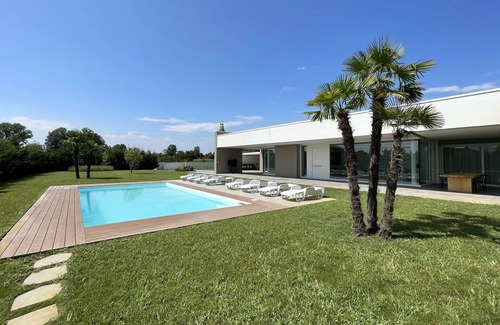 Trambacche di Veggiano Villa | Stima Home With Ac And Pool in Padova