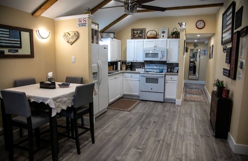 Fort Worth House | StockYards! Less than 4 minutes-Sleeps 8-Lee House, TCU close by