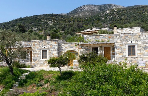 Naxos House | Stone-built houses Azalas, very quiet, by the beach, with fireplace