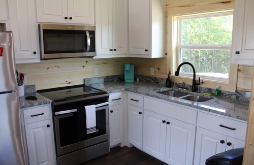 Shreveport Cabin | Stone Cabin with Hot Tub & Spectacular View at God's Country Resort