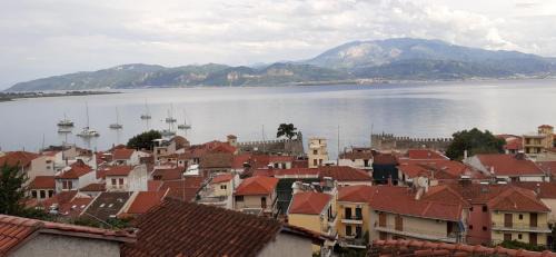 Gefira Mpania Apartment | Stone Clock's House