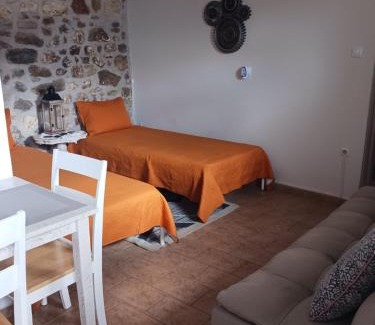Gefira Mpania Apartment | Stone Clock's House