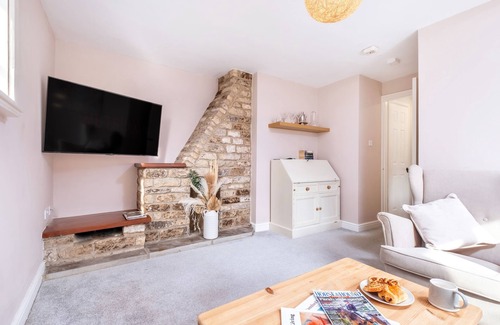 Stamford House | Stone cottage - In the Heart of Stamford