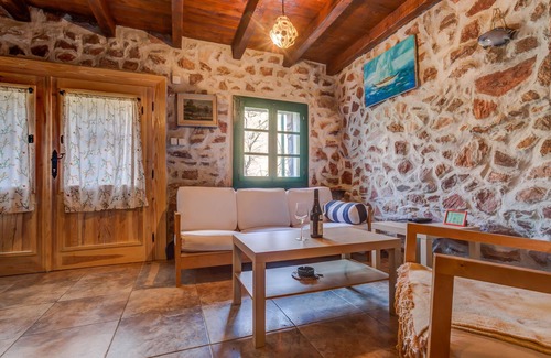 Dubovica Apartment | Stone Duplex for 4 People