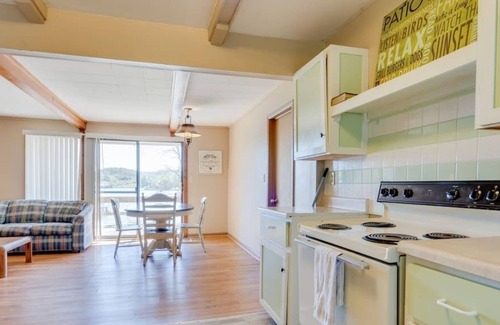 Camdenton Cottage | Stone House at BonAire Resort