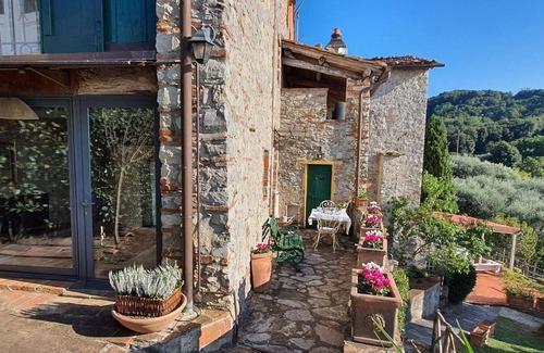 Chiatri Cottage | Stone House in Chiatri with Lake Views
