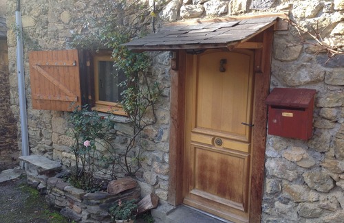 Bonac-Irazein House | Stone house in the heart of a mountain village, sleeps 2 to 8