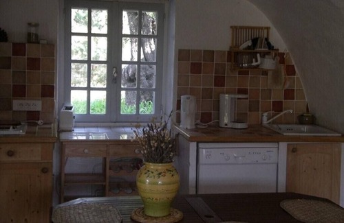 Buoux House | Stone house in truffle oaks plantation on hills of Buoux
