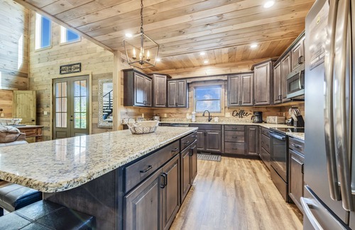 Gatlinburg - Pigeon Forge Cabin | Stone Mountain Lodge 4 Bedroom Cabin by RedAwning