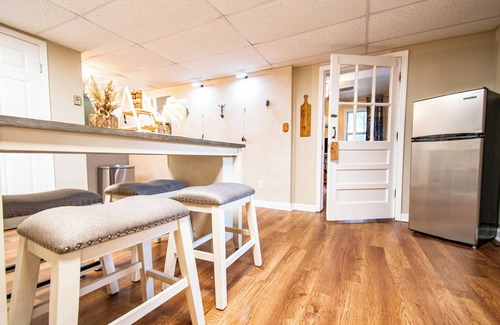 Stone Mountain Apartment | Stone Mountain retreat w/private entry, rustic charm & near local sights!