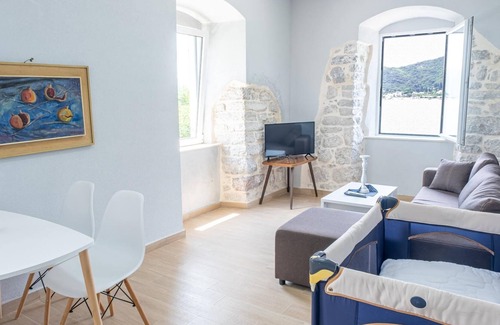 Lepetane Apartment | Stone Studio Flat 1 min to Beach in Tivat