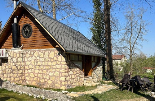 Masukiye House | Stonehouse Surrounded by Nature in Masukiye
