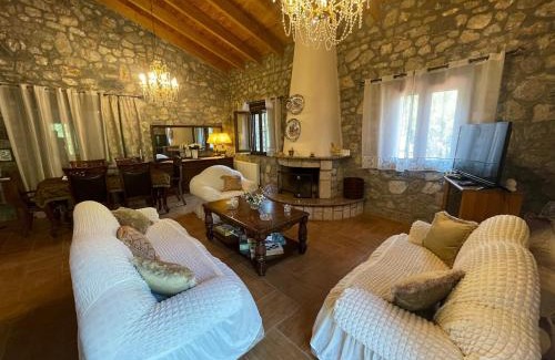 Kalavrita Ski Chalet | StoneNest Kalavryta -Luxury Stone Villa