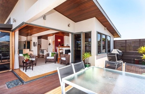 Whangamata House | Stones throw to beach