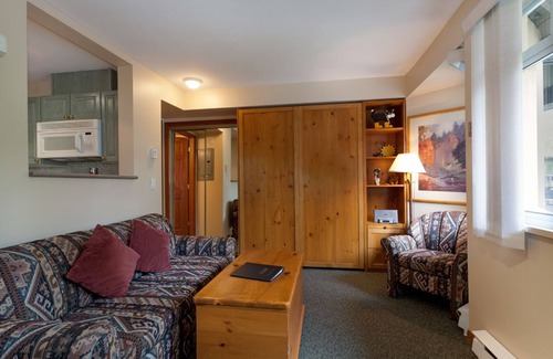 Village North House | Stoney Creek Lagoon - Whistler Premier