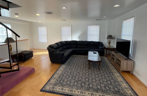 Westerly House | Stonington CT - 2 minute walk to Downtown Westerly