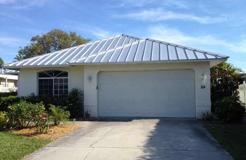 Bonita Springs House | Stop! Look at this Beautiful Pool Home Near Beaches