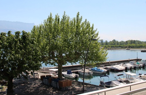Le Bourget-du-Lac Apartment | STOP ON THE SEA.