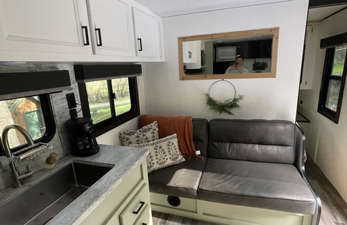 Gallatin Gateway House | Storm Castle Glamping - Pet Friendly