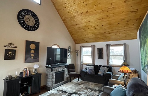 Lyons Cottage | Storybook House - A Fairy Tale Themed Cottage