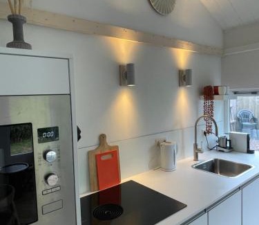 Ouddorp Ski Chalet | Strandhuisje Anna dicht bij de zee