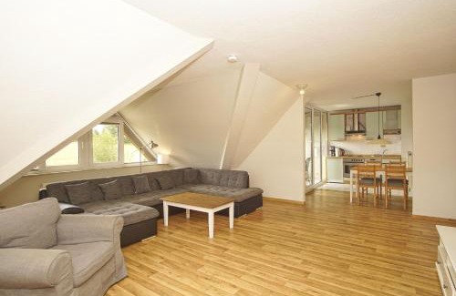 Lobbe Apartment | strandnah mit Balkon, gratis Nutzung vom AHOI Erlebnisbad und Sauna in Sellin - Strandhaus Mönchgut FeWo21