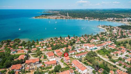 Dajla Apartment | Strandnahe Ferienwohnung Mit Großem Garten
