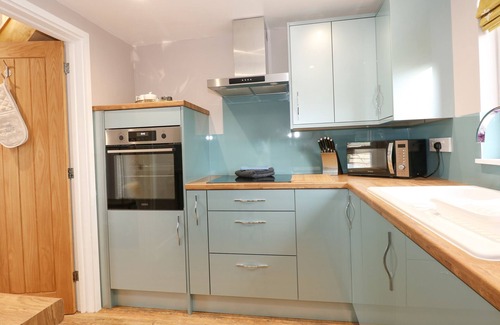 Wisbech Cottage | STRAWBERRY FIELDS ANNEX, pet friendly, with a garden in Emneth