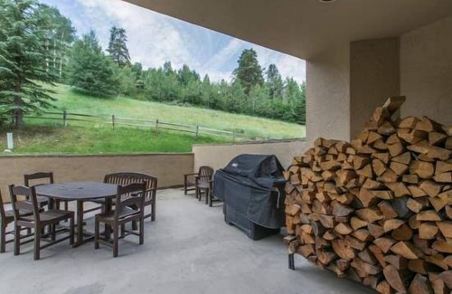 Beaver Creek Condo | Strawberry Park On The Slopes In Beaver Creek Ski-In/Ski-Out