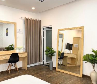 Phuong Hotel | Street View Hotel & Apartment