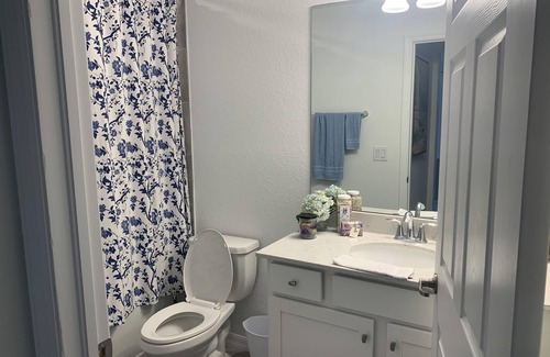 Lakewood Ranch Condo | Striking 3rd floor 2/bed, 2/bath condo with golf & lake view