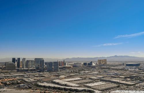 Las Vegas Apartment | StripViewSuites Ultimate Luxury Penthouses Full Strip View & Balcony