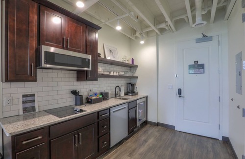 Downtown Nashville Apartment | Studio 154 Luxury Hotel