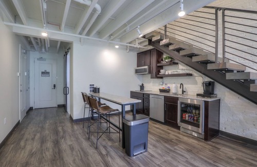Downtown Nashville Apartment | Studio 154 Luxury Hotel