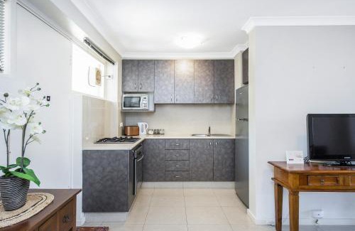 Fremantle Apartment | Studio 3 - ground floor Fremantle apartment