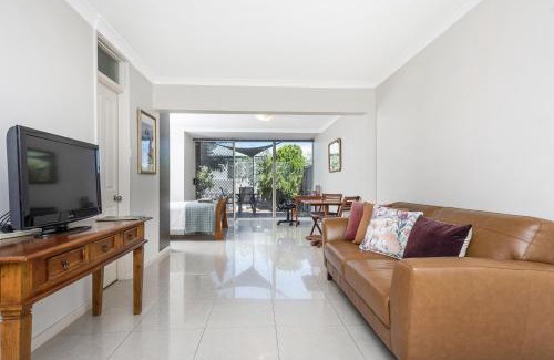 Fremantle Apartment | Studio 3 - ground floor Fremantle apartment