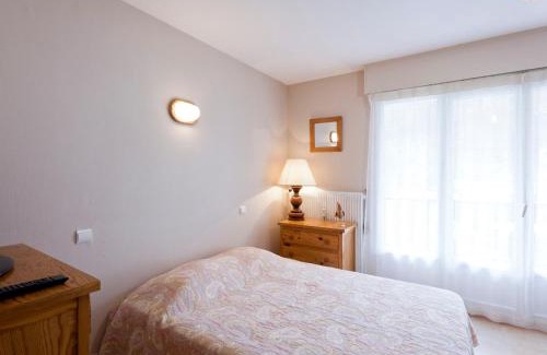 Brides-les-Bains Apartment | Studio 5 pers, centre Brides-les-Bains, balcon, proche thermes et télécabine - FR-1-512-19
