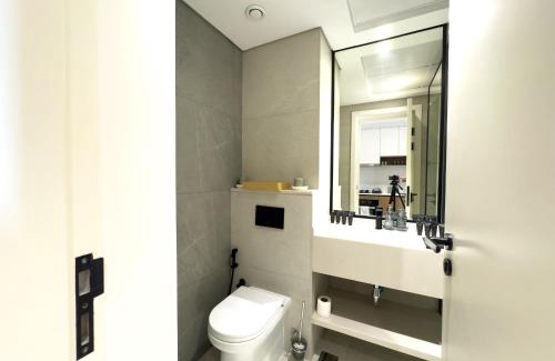 Dubai Apartment | Studio 537 at Prime Res3