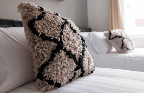 Middlesbrough Apartment | 🌟Studio 6 - City Centre - Free Wifi & Smart TV🌟