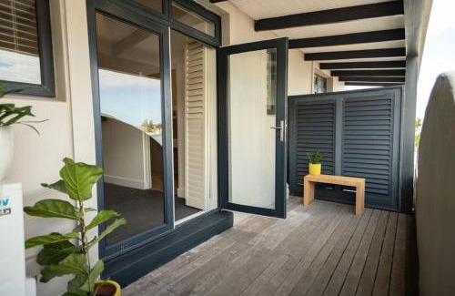 Hermanus City-Centre Apartment | Studio 7, Hermanus Waterfront