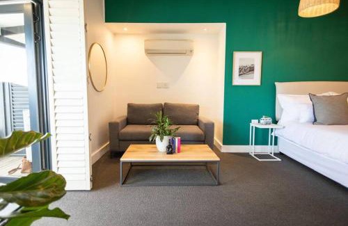 Hermanus City-Centre Apartment | Studio 7, Hermanus Waterfront