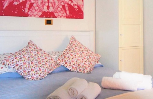 Fiumaretta Apartment | Studio apartment near the sea, with garden and private parking " The Seagull"