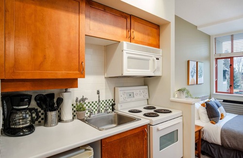Village North Condo | Studio | Alpenglow Lodge | Private Balcony w/Mountain views | AC | Gym | Central Location