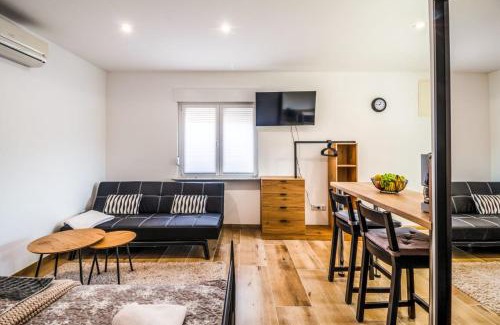 Kastela House | Studio Apartman Dunja