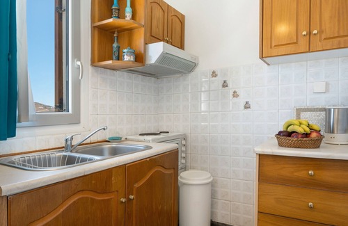 Livadi Apartment | Studio Apartment 'Agnadi' with Sea View, Balcony and Air Conditioning