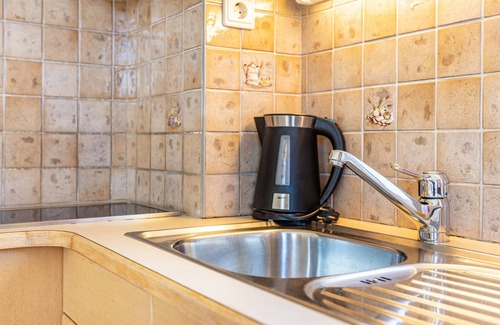 Maranza Apartment | Studio Apartment 'Apt Eisacktal' with Mountain View, Private Terrace and Wi-Fi
