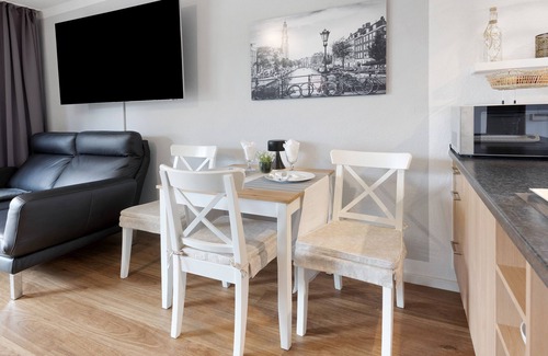 Gaienhofen Apartment | Studio Apartment 'Boutique Apartment Anybody' with Lake View, Balcony and Wi-Fi